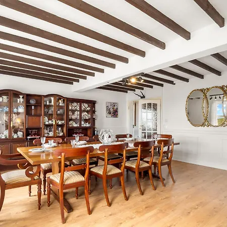 Conamara House *