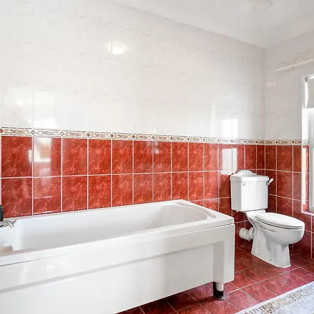 Conamara House בית נופש *